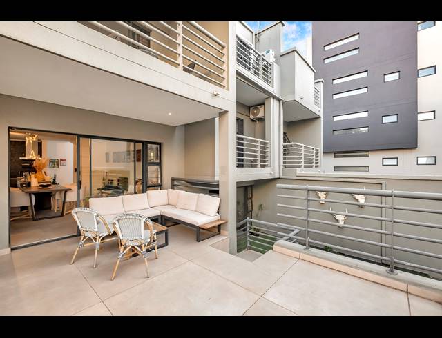 3 BEDROOM TOWNHOUSE FOR SALE IN DUNKELD WEST